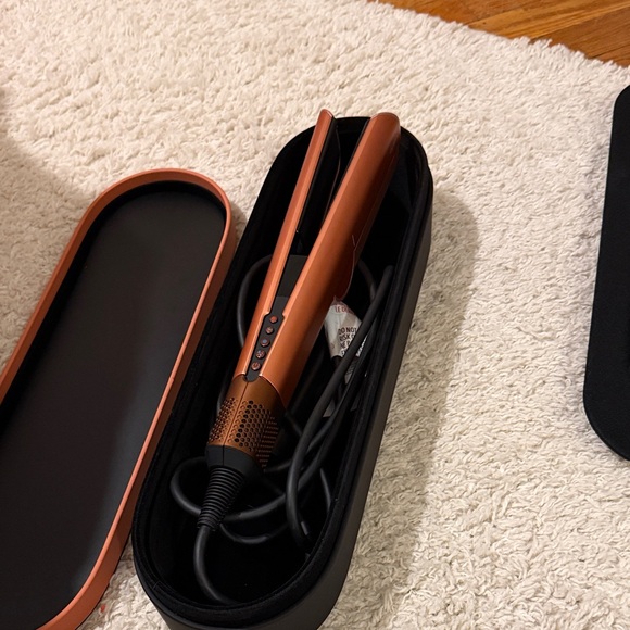 Dyson Air Straight. Copper Hair Styling Tool with Case - Picture 3 of 5